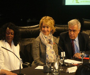 Berta Soler, #damadelbanco, junto a Esperanza Aguirre, la dama de hierro de la derecha española. Tomada de Cubainformación