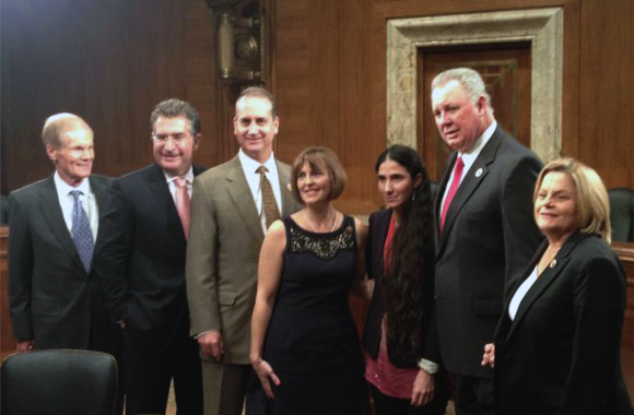 Yoani Sánchez, la nueva estrella de la ultraderecha anticubana de Miami cubanoamericana. Ileana Ros, Albio Sires, Yoani Sanchez, Mario Diaz Balart, Joe García y Bill Nelson.