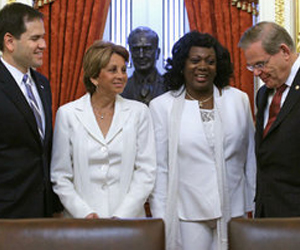 Berta Soler demuestra cuál es el bien que quiere para Cuba al reunirse con los senadores anticubanos Marcos Rubio y Bob Ménendez. Foto: Cambios en Cuba 