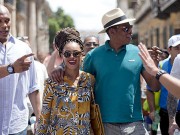 Beyonce y Jay-Z caminando por las calles de La Habana, algo que los norteamericanos tienen prohibido hacer.