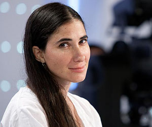Tan enemiga de las consignas que dice ser Yoani Sánchez, a lo largo de su gira de 80 días, eso es lo que ha brindado; consignas eficaces y exitosas que muestran todo su vacío intelectual. Tomada de rtve.es