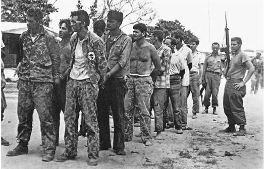 Mercenarios prisioneros en Playa Girón  