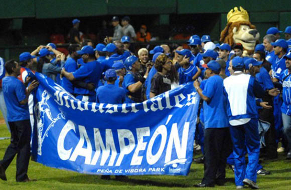 Industriales, equipo ganador de la 49 Serie Nacional de Béisbol en Cuba