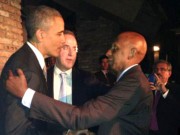 Guillermo Fariñas abraza al presidente de Estados Unidos, Barack Obama