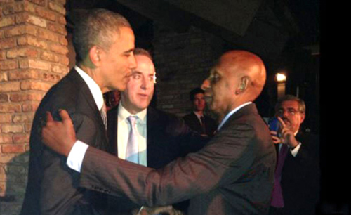 Guillermo Fariñas abraza al presidente de Estados Unidos, Barack Obama
